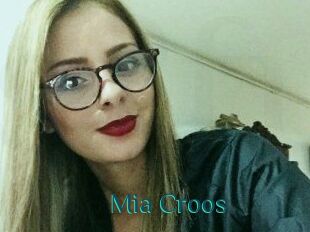 Mia_Croos