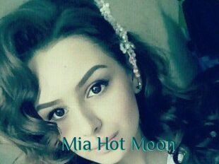 Mia_Hot_Moon