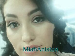 MiahAniston