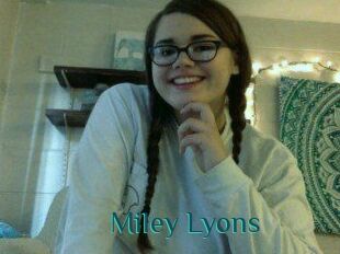 Miley_Lyons