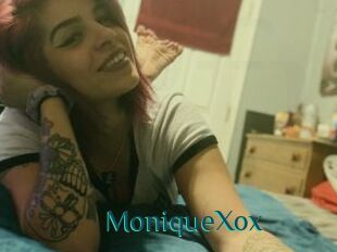 MoniqueXox