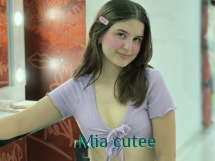 Mia_cutee