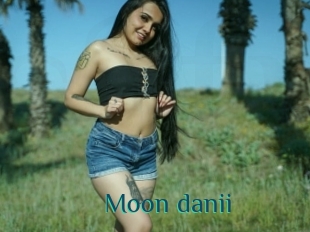 Moon_danii