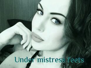 Under_mistress_feets